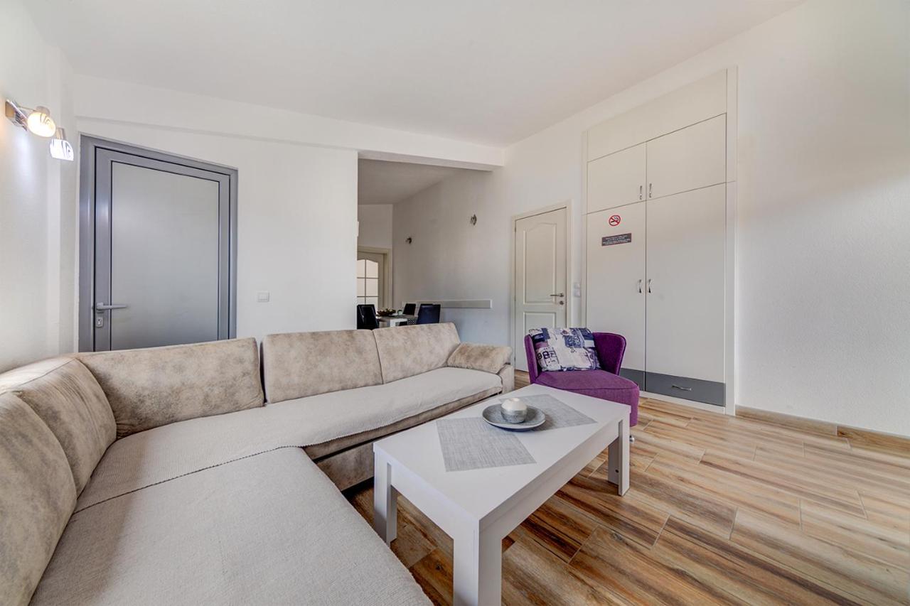 Delfin Apartments Sutomore Exterior photo
