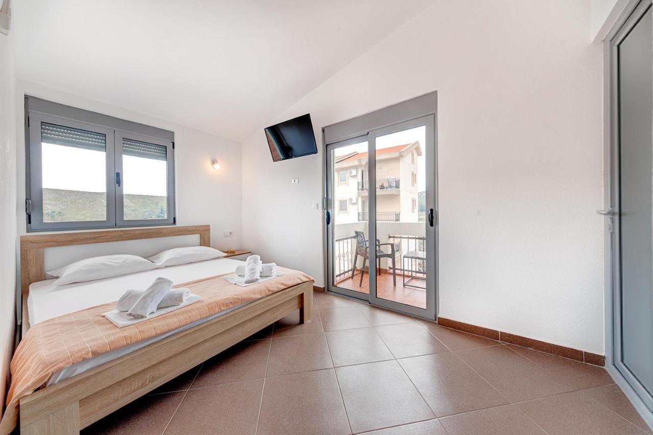 Delfin Apartments Sutomore Exterior photo