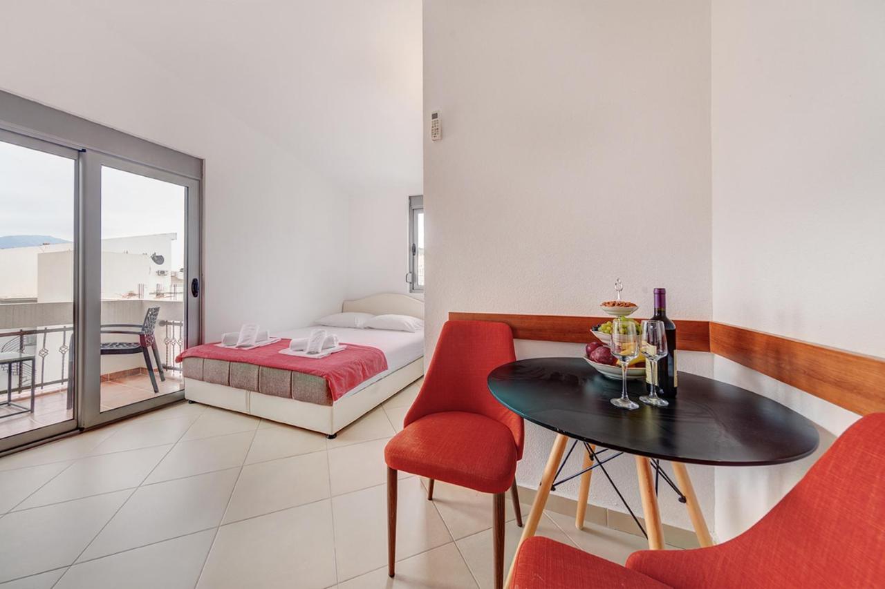 Delfin Apartments Sutomore Exterior photo