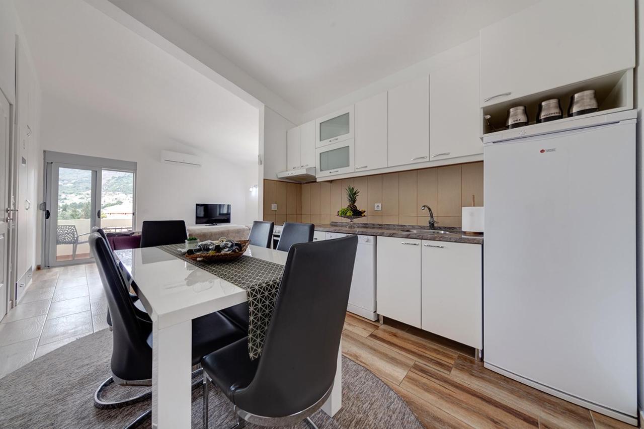 Delfin Apartments Sutomore Exterior photo