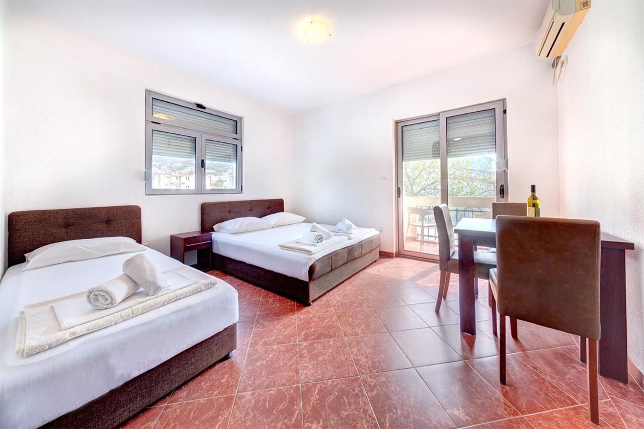 Delfin Apartments Sutomore Exterior photo